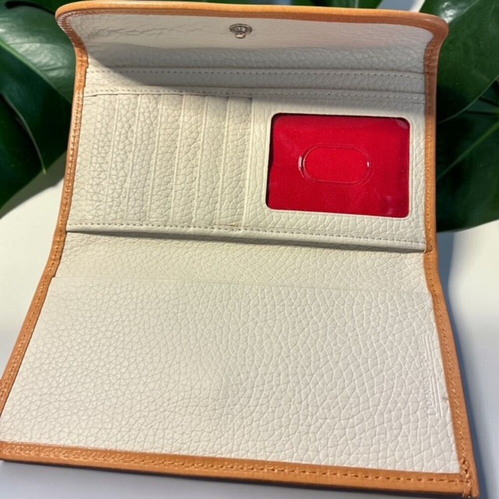 Dooney & Bourke White Pebble Grain Leather Continental Clutch Wallet EUC - Picture 3 of 3